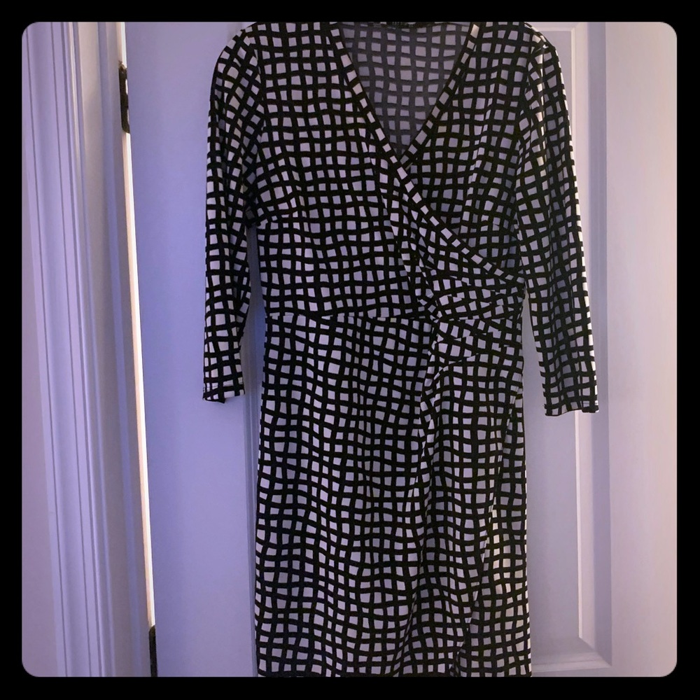 Black/white dress